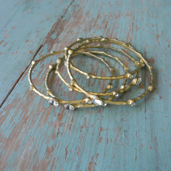LOT OF 5 FAUX GOLD HAMMERED BRACELETS W/FAUX DIAMONDS BANGLE - Picture 1 of 5